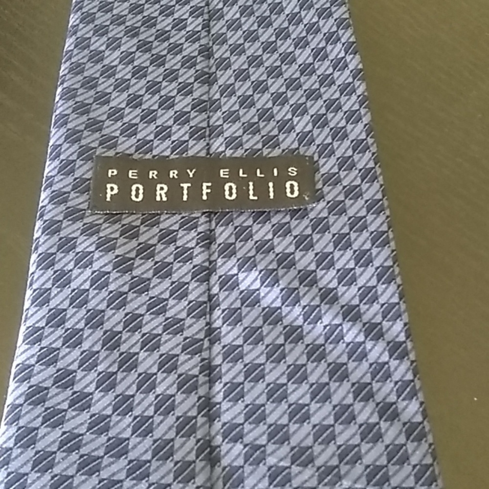 💖Perry Ellis silk necktie - Picture 3 of 3